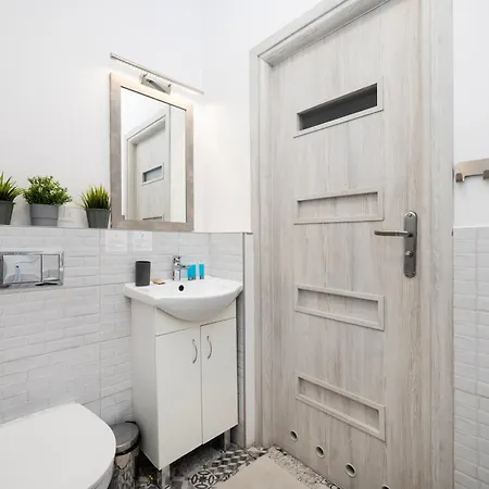 Manufaktura By Bookinghost Łódź