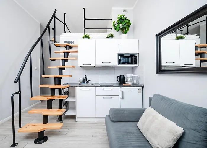 Manufaktura By Bookinghost *