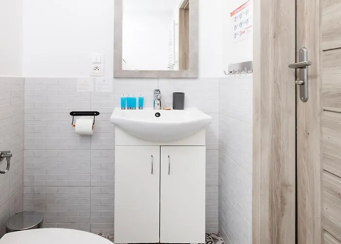 Manufaktura By Bookinghost *